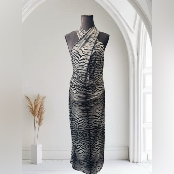Zara Dresses & Skirts - Zara NWT Animal Print Tulle
Long Dress White Black
Women's Size, L